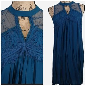 Xhiliration Teal Crinkle Gauze Lace Halter Mini Dress Medium